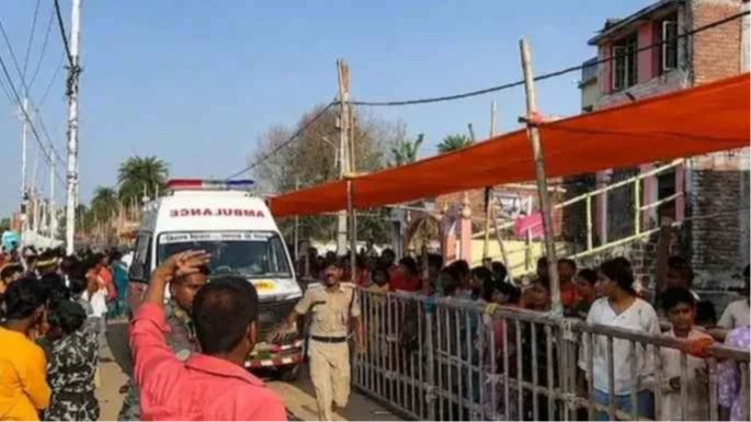 মন্দিরে পদপিষ্ট হয়ে নিহত ৭