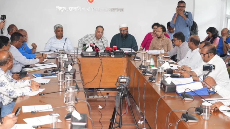 নির্বাচিত সরকারের প্রতি আস্থা ফিরছে, আগ্রহ দেখাচ্ছে বিদেশি কোম্পানি